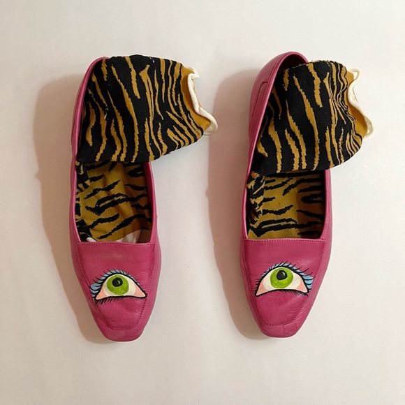 Vintage Shoes - SOLD💚Handpainted eye flats